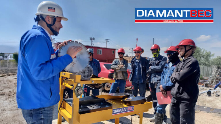 Equipo de Diamantbec brindando capacitación para la operación de discos diamantados